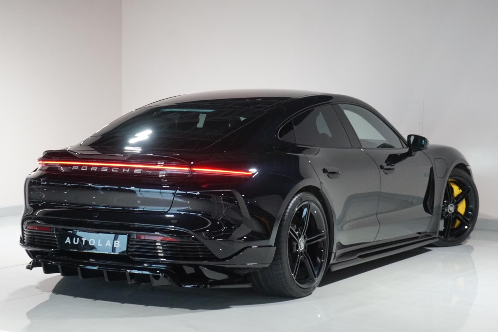 Porsche Taycan Performance Plus 93.4kWh Turbo Saloon 4dr Electric Auto 4WD (680 ps)